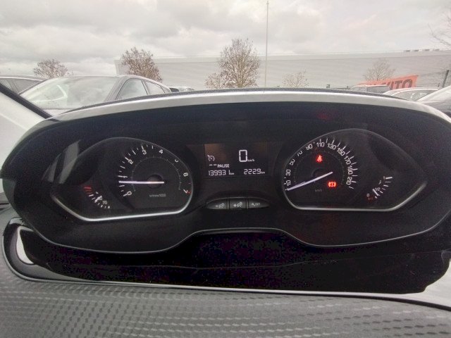 Peugeot Peugeot 208  1.2 PureTech 82ch Style 5p