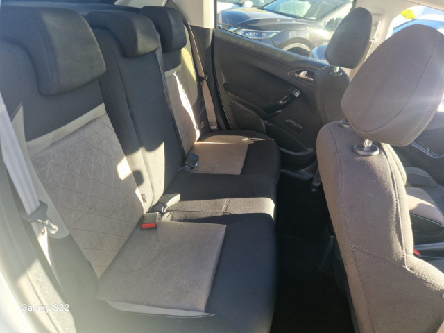 Peugeot Peugeot 208  1.4 HDi FAP Envy 5p