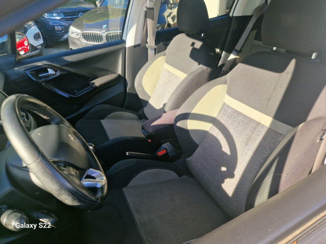 Peugeot Peugeot 208  1.4 HDi FAP Envy 5p