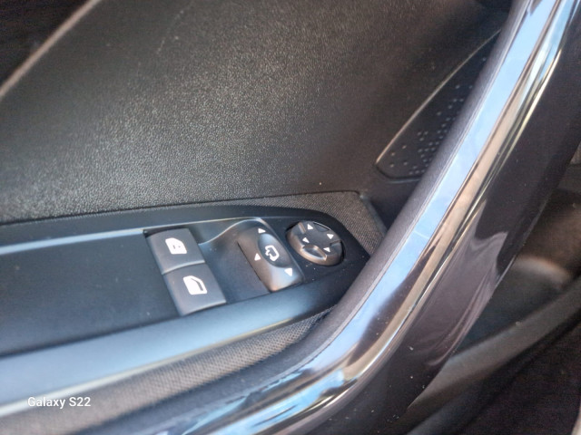 Peugeot Peugeot 208  1.4 HDi FAP Envy 5p