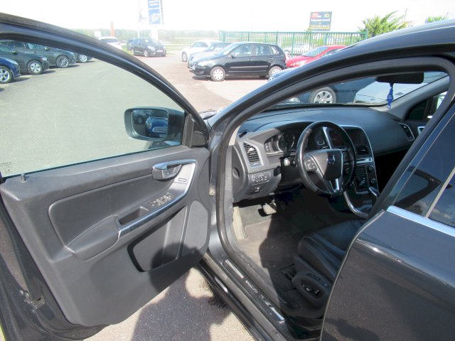 Volvo Volvo XC60  D5 215ch AWD Summum Geartronic