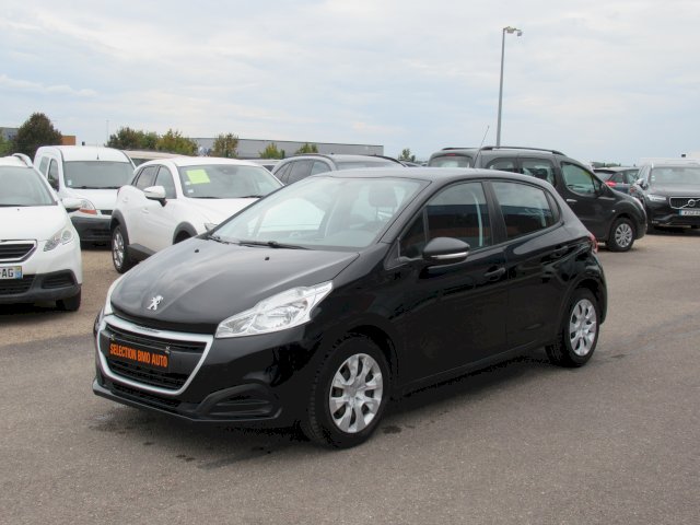 Peugeot Peugeot 208 1.2L 82 Cv Like 5 places