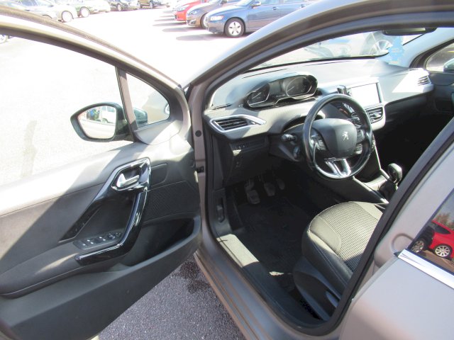 Peugeot Peugeot 208  1.6 BlueHDi 100ch Allure 5p