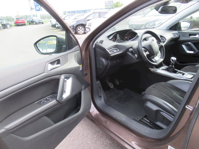 Peugeot Peugeot 308 II 2.0 BlueHDi 150ch Allure S&S 5p
