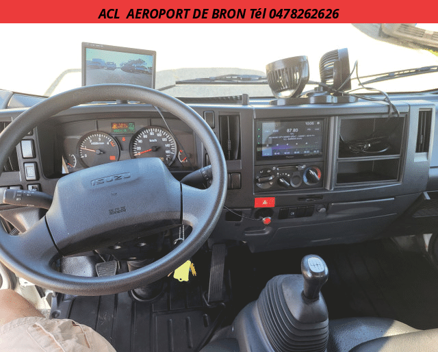 Isuzu Isuzu N-Series TRI-BENNE + COFFRE M21 120 CV R.J