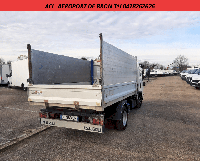 Isuzu Isuzu N-Series BENNE + GRUE 120 CV R.J