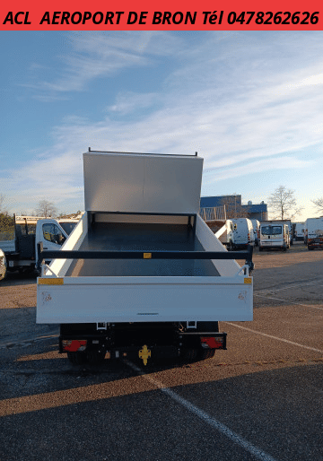 Isuzu ACL370 M27 F 3.0L 150ch Petite Série Benne 