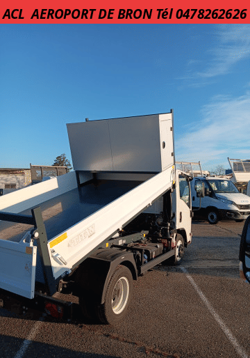 Isuzu ACL370 M27 F 3.0L 150ch Petite Série Benne 