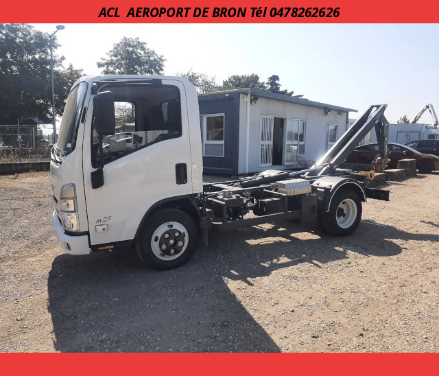 Isuzu M27 POLY BENNE D30C32  3.0L 150 R.J
