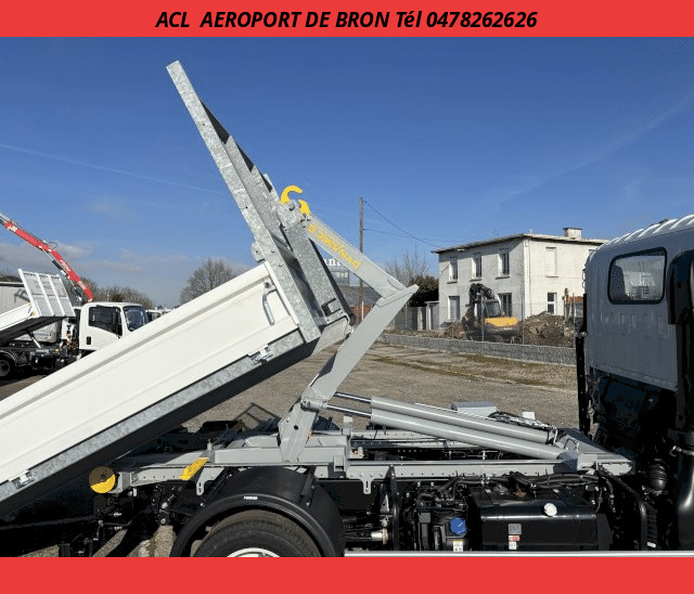 Isuzu M27 POLY BENNE D30C32  3.0L 150 R.J