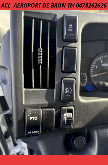 Isuzu M27 POLY BENNE D30C32  3.0L 150 R.J