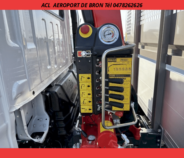 Isuzu M21 TT HEAVY PLATEAU+GRUE FASSI F30M.0.23 120 R.J