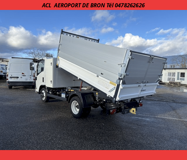 Isuzu M27 M27 F 3.0L 150ch Petite Série Benne Et Coffre