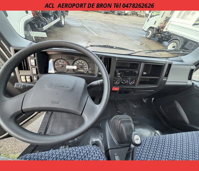 Isuzu M27 F PETITE SERIE BENNE + COFFRE 3.0 L 150 R.J