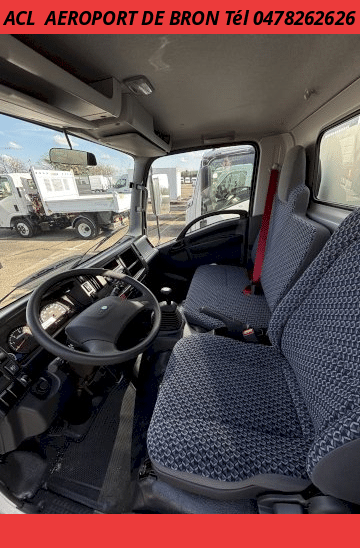 Isuzu M27 F PETITE SERIE BENNE + COFFRE 3.0 L 150 R.J