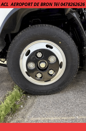 Isuzu M27 F PETITE SERIE BENNE + COFFRE 3.0 L 150 R.J
