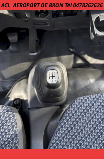 Isuzu M27 BENNE + COFFRE 3.0 L 150 R.J