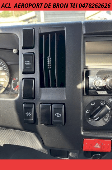Isuzu M27 F PETITE SERIE BENNE + COFFRE 3.0 L 150 R.J