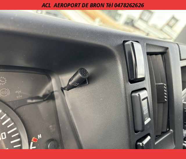 Isuzu M27 F PETITE SERIE BENNE + COFFRE 3.0 L 150 R.J