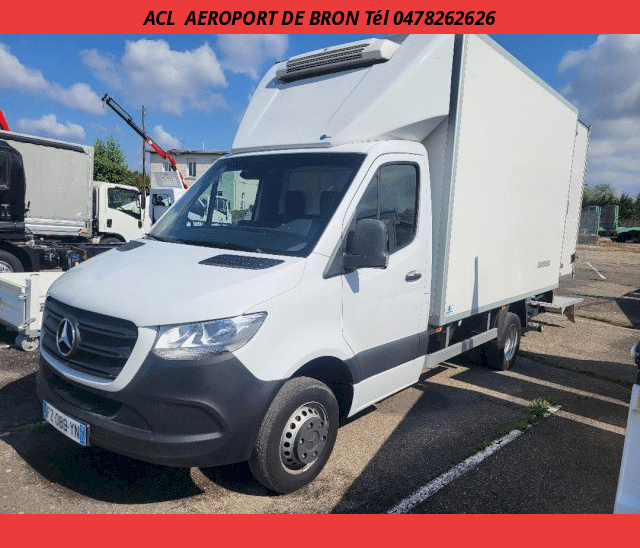Mercedes-Benz Sprinter CAISSE FRIGO RTE ET SECTEUR + HAYON 516 CDI