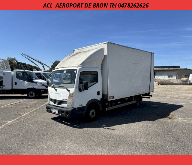 Nissan Nissan Cabstar CAISSE + HAYON 2.5 DCI 130 R.J