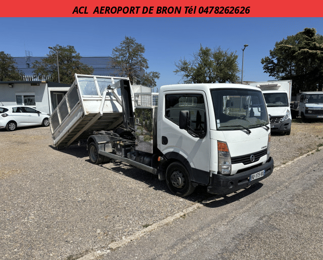 Nissan Nissan Cabstar POLY BENNE + COFFRE 2.5 DCI 130