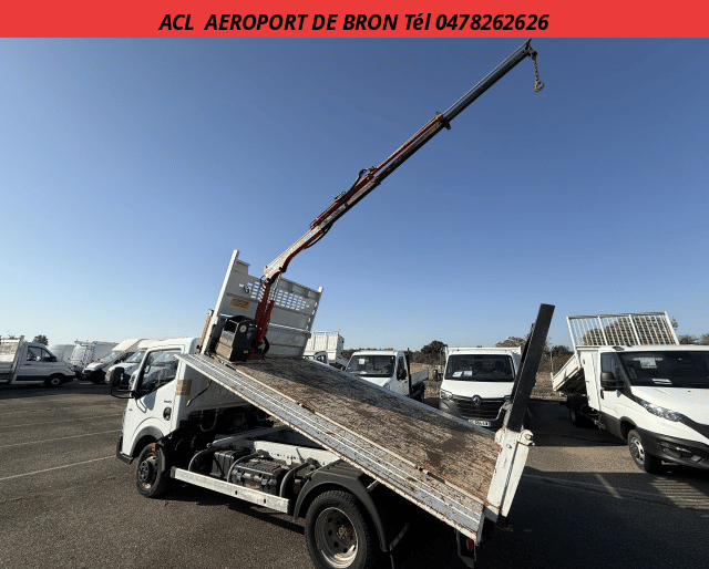 Renault MAXITY TRI-BENNE + GRUE 2.3 DCI 125 R.J