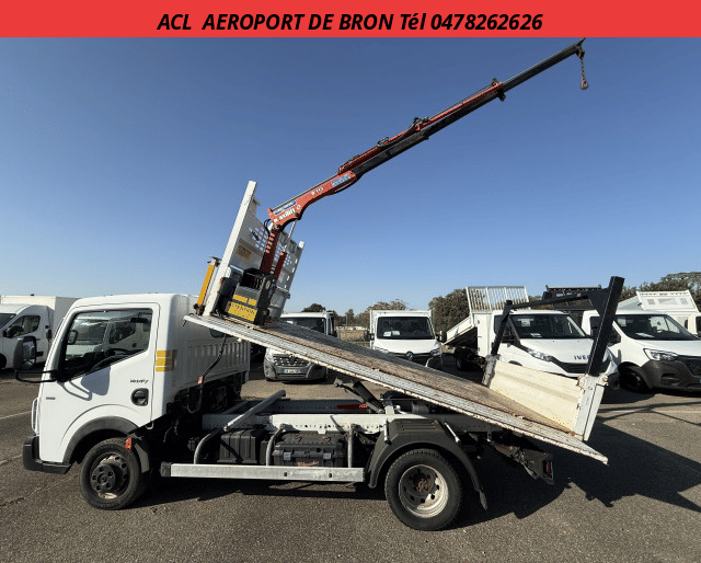 Renault MAXITY TRI-BENNE + GRUE 2.3 DCI 125 R.J