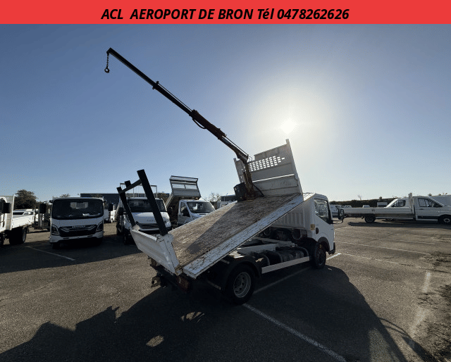 Renault MAXITY TRI-BENNE + GRUE 2.3 DCI 125 R.J