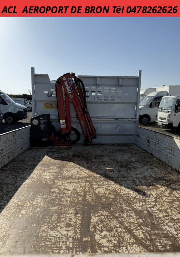 Renault MAXITY TRI-BENNE + GRUE 2.3 DCI 125 R.J