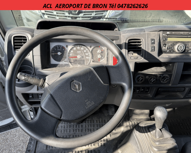 Renault MAXITY TRI-BENNE + GRUE 2.3 DCI 125 R.J