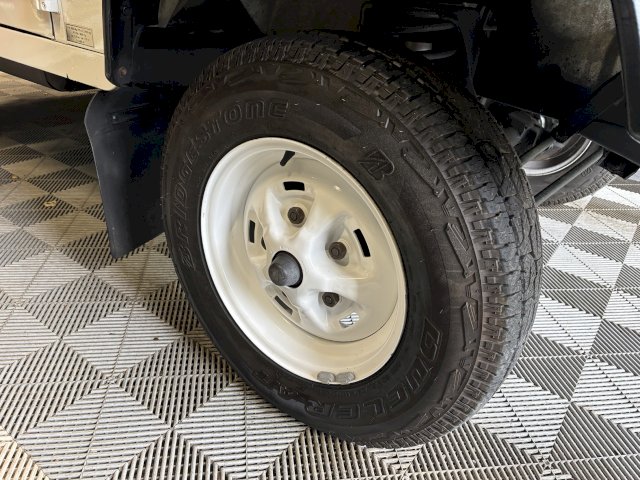 Land-Rover Land-Rover Defender 90 2,5 Turbo diesel court baché 