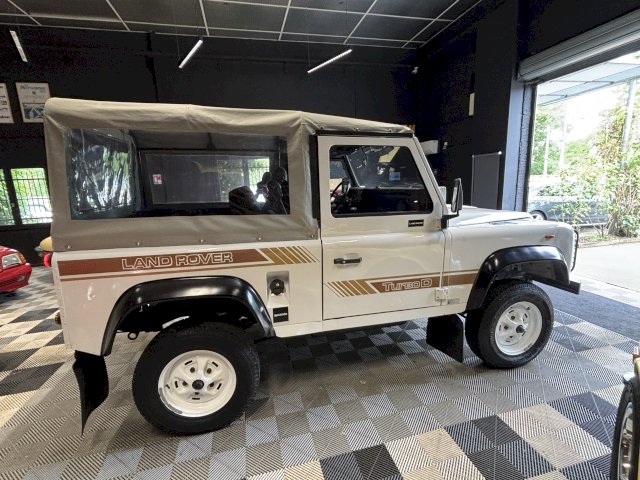 Land-Rover Land-Rover Defender 90 2,5 Turbo diesel court baché 