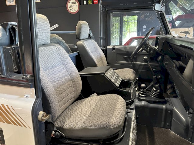 Land-Rover Land-Rover Defender 90 2,5 Turbo diesel court baché 