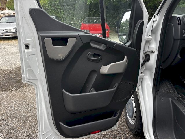 Nissan Nissan NV400  3t5 L3H3 2.3 dCi 125ch Business