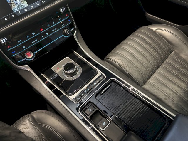 Jaguar Jaguar XF Estate II 3.0 V6 D 300ch Portfolio BVA