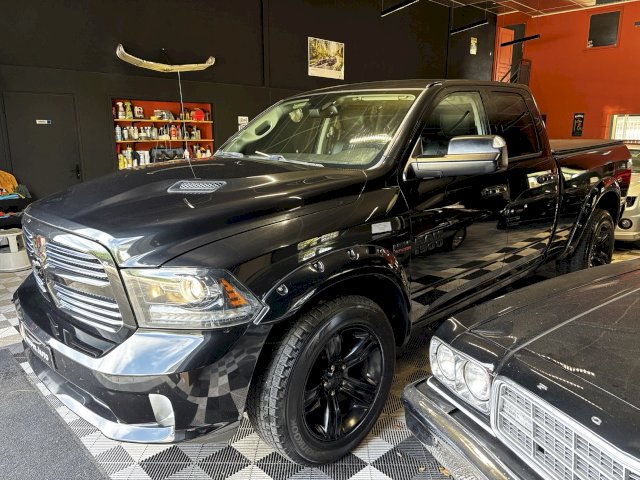 Dodge RAM 1500 Crew Cab Sport 4 Places V8 5,7 Bva8