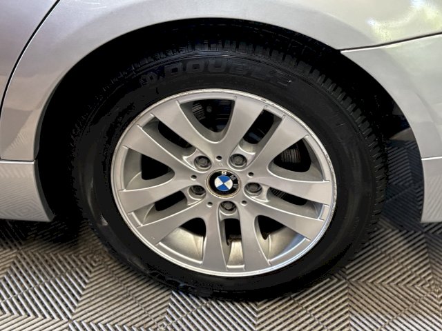 BMW BMW Série 3 V (E90) 325xiA 218ch Luxe