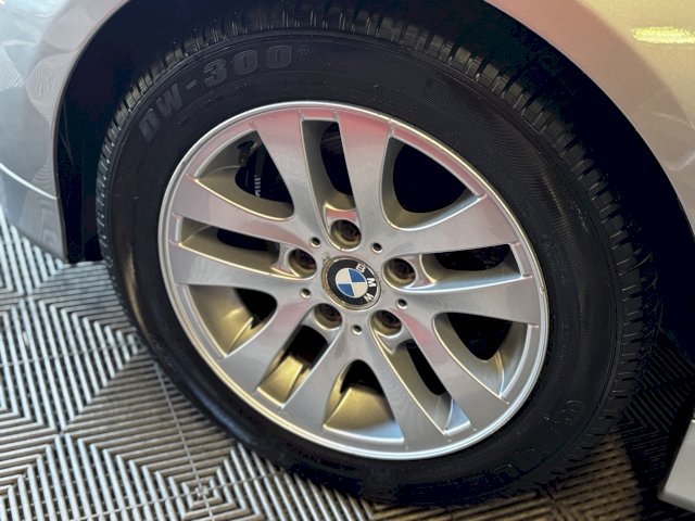 BMW BMW Série 3 V (E90) 325xiA 218ch Luxe