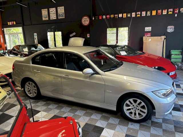 BMW BMW Série 3 V (E90) 325xiA 218ch Luxe