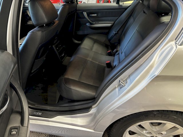 BMW BMW Série 3 V (E90) 325xiA 218ch Luxe