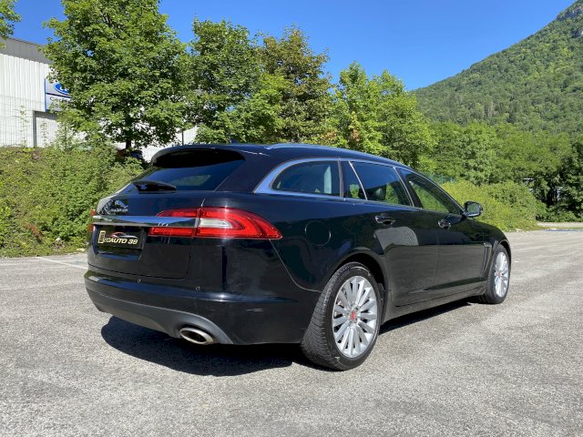 Jaguar Jaguar XF Estate II 2.2 D 200 Luxe Premium Black