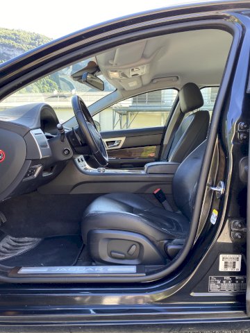Jaguar Jaguar XF Estate II 2.2 D 200 Luxe Premium Black