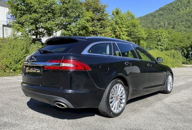 Jaguar Jaguar XF Estate II 2.2 D 200 Luxe Premium Black