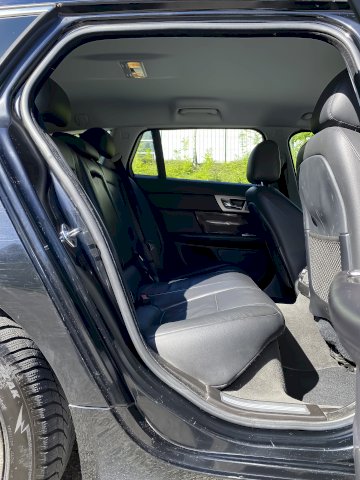 Jaguar Jaguar XF Estate II 2.2 D 200 Luxe Premium Black