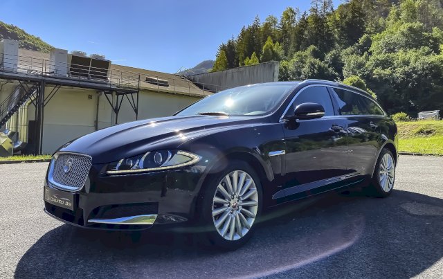Jaguar Jaguar XF Estate II 2.2 D 200 Luxe Premium Black