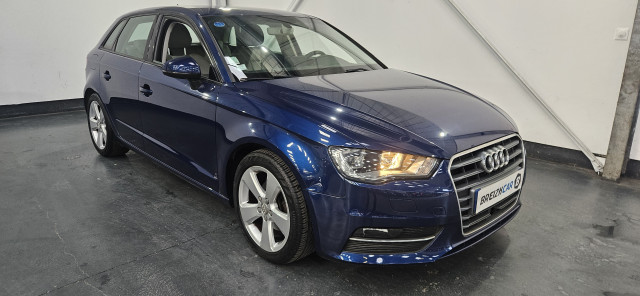 Audi Audi A3 III 1.6 TDI 110ch Ambition