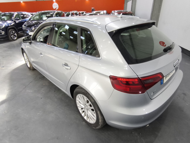 Audi Audi A3 III 1.6 TDI 110ch Ambiente