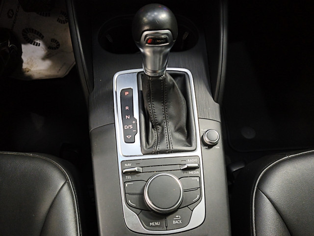 Audi Audi A3 III 1.6 TDI 110ch Ambiente