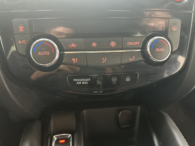 Nissan Nissan Qashqai II (J11) 1.6 DCI 130ch N-Connecta - toit panormaique